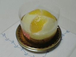 白桃のケーキ